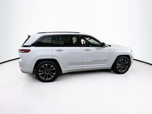2022 Jeep Grand Cherokee Overland