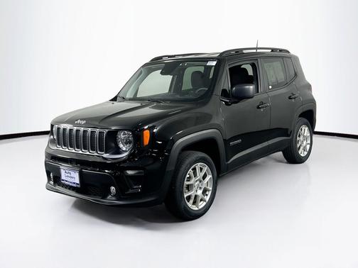 Black Clearcoat 2022 Jeep Renegade Latitude