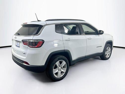 Bright White Clearcoat 2022 Jeep Compass Latitude