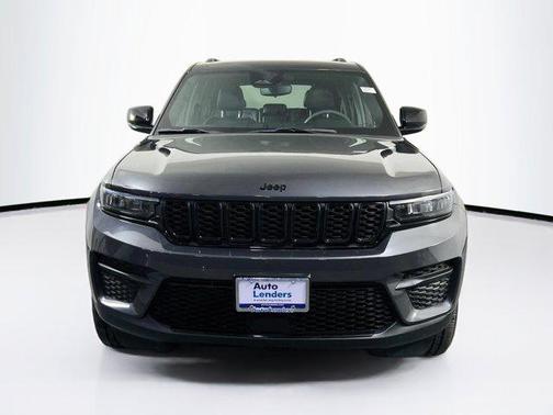 Baltic Gray Metallic Clearcoat 2023 Jeep Grand Cherokee Altitude