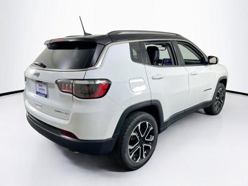 Bright White Clearcoat 2022 Jeep Compass Limited