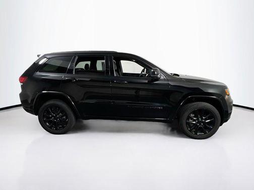2022 Jeep Grand Cherokee Laredo