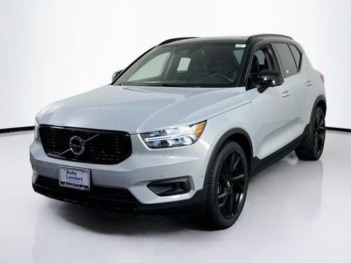2022 Volvo XC40 T5 R-Design