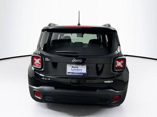 Black Clearcoat 2022 Jeep Renegade Latitude
