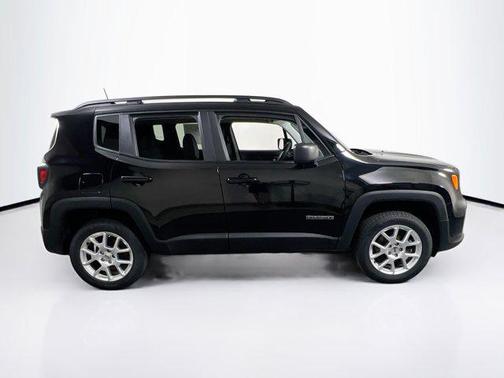 Black Clearcoat 2022 Jeep Renegade Latitude
