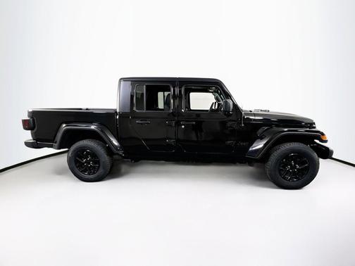 Black Clearcoat 2023 Jeep Gladiator Sport S