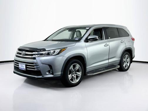 Celestial Silver Metallic 2019 Toyota Highlander Limited