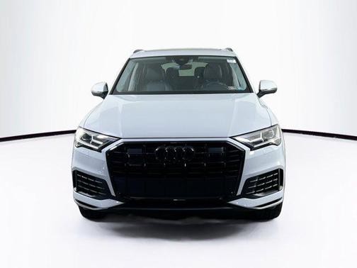 2023 Audi Q7 55 Premium Plus