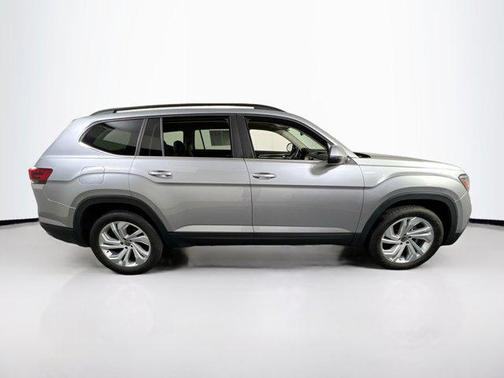 2022 Volkswagen Atlas 3.6L SE w/Technology