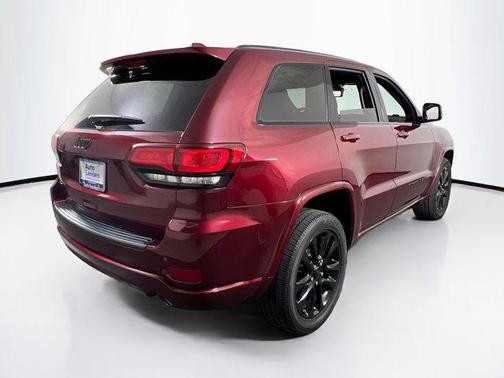 2022 Jeep Grand Cherokee Laredo