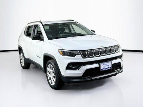Bright White Clearcoat 2022 Jeep Compass Latitude Lux