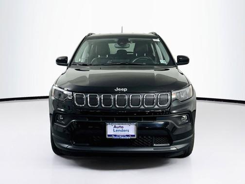 Diamond Black Crystal Pearlcoat 2022 Jeep Compass Latitude