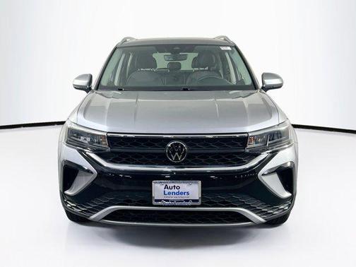 Platinum Gray Metallic 2022 Volkswagen Taos 1.5T SE