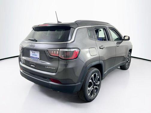 Granite Crystal Metallic Clearcoat 2022 Jeep Compass Limited