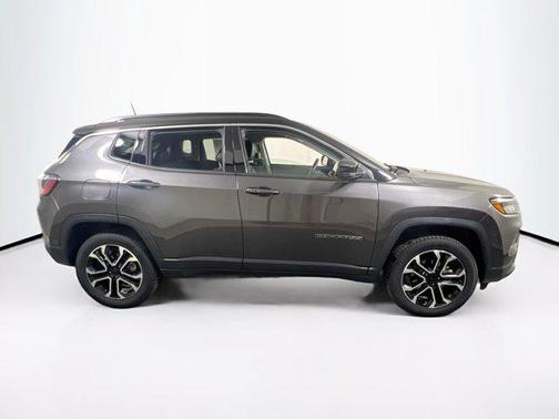 Granite Crystal Metallic Clearcoat 2022 Jeep Compass Limited