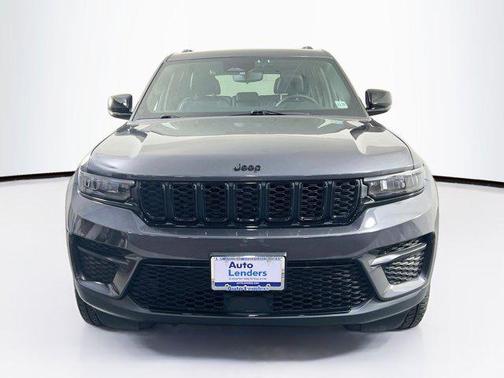 Baltic Gray Metallic Clearcoat 2023 Jeep Grand Cherokee Altitude