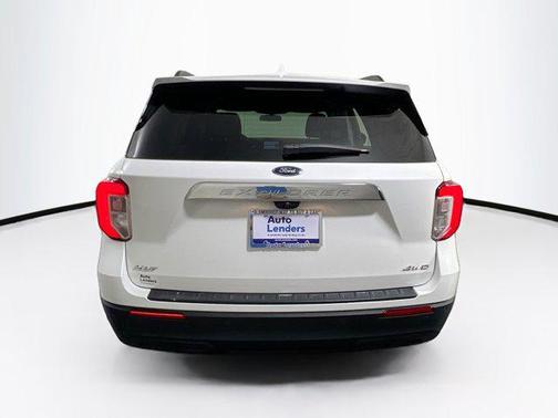 Star White Metallic Tri-Coat 2022 Ford Explorer XLT