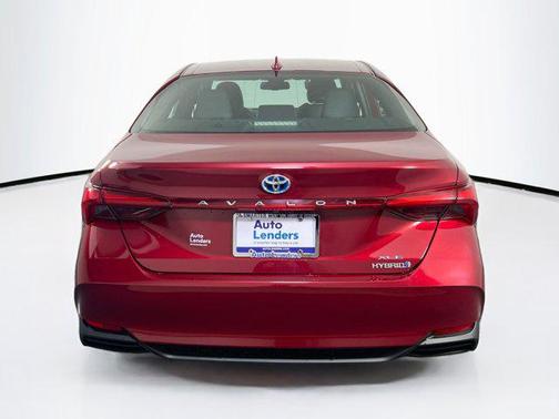 2021 Toyota Avalon Hybrid XLE