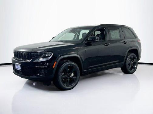 Diamond Black Crystal Pearlcoat 2023 Jeep Grand Cherokee Limited
