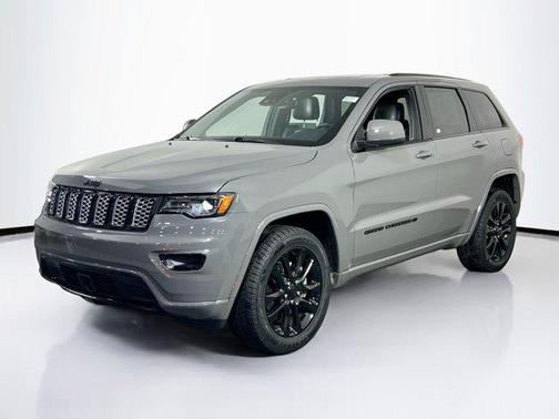 2022 Jeep Grand Cherokee Laredo