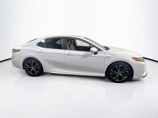 2019 Toyota Camry Hybrid SE