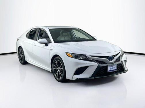 2019 Toyota Camry Hybrid SE