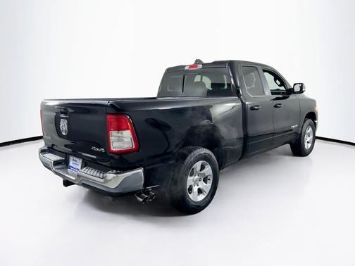 Diamond Black Crystal Pearlcoat 2022 RAM 1500 Big Horn/Lone Star