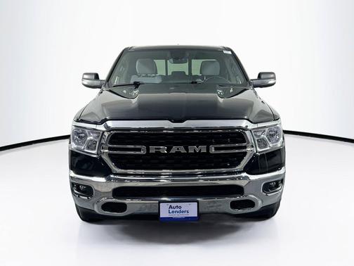 Diamond Black Crystal Pearlcoat 2022 RAM 1500 Big Horn/Lone Star
