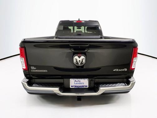 Diamond Black Crystal Pearlcoat 2022 RAM 1500 Big Horn/Lone Star