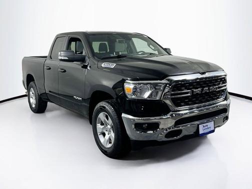 Diamond Black Crystal Pearlcoat 2022 RAM 1500 Big Horn/Lone Star