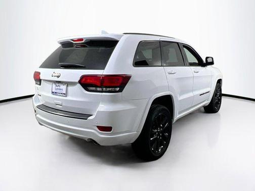 2022 Jeep Grand Cherokee Laredo
