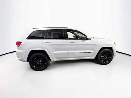 2022 Jeep Grand Cherokee Laredo