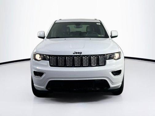 2022 Jeep Grand Cherokee Laredo