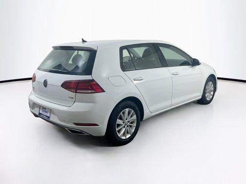 2018 Volkswagen Golf TSI S
