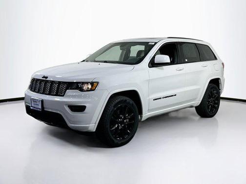 2022 Jeep Grand Cherokee Laredo