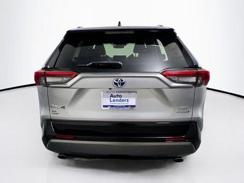 2020 Toyota RAV4 Hybrid SE