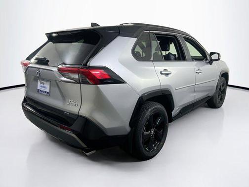 2020 Toyota RAV4 Hybrid SE