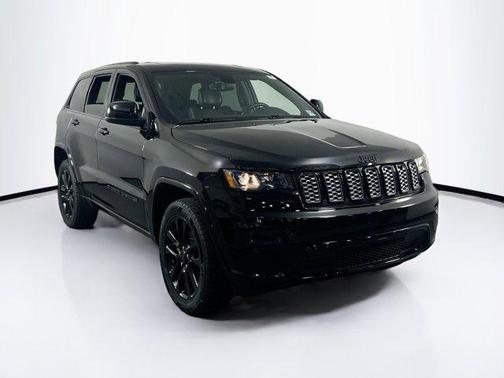 2022 Jeep Grand Cherokee Laredo