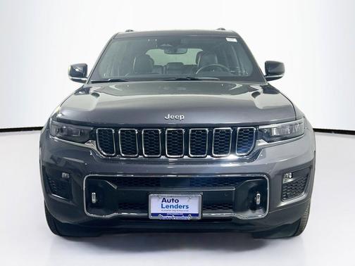 Baltic Gray Metallic Clearcoat 2023 Jeep Grand Cherokee Overland