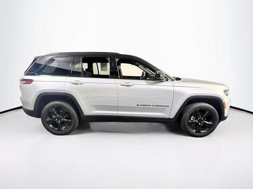 Silver Zynith 2023 Jeep Grand Cherokee Altitude