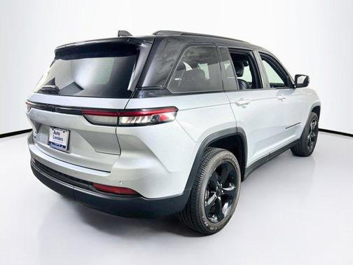 Silver Zynith 2023 Jeep Grand Cherokee Altitude
