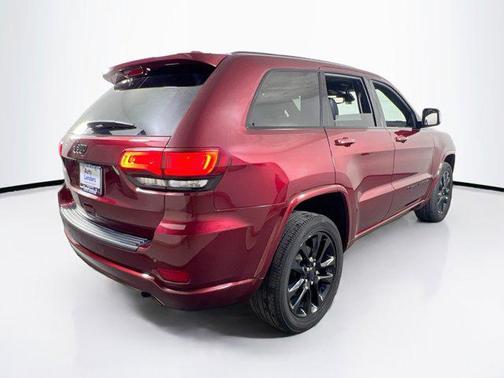 2022 Jeep Grand Cherokee Laredo