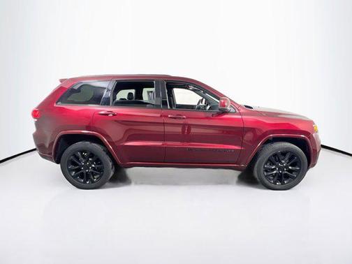 2022 Jeep Grand Cherokee Laredo