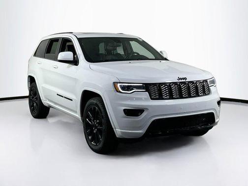 2022 Jeep Grand Cherokee Laredo