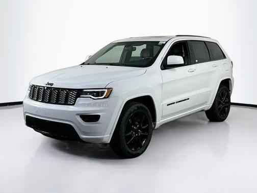 2022 Jeep Grand Cherokee Laredo