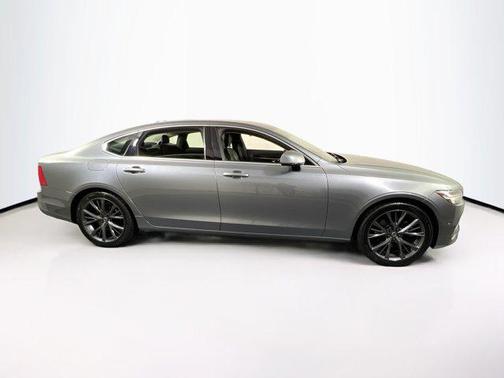 2018 Volvo S90 T5 Momentum