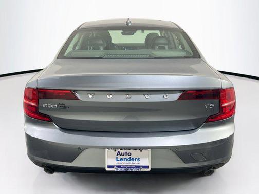 2018 Volvo S90 T5 Momentum