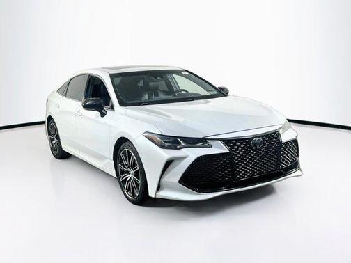 Wind Chill Pearl 2019 Toyota Avalon Touring