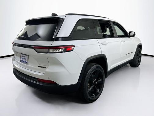 Bright White Clearcoat 2023 Jeep Grand Cherokee Limited