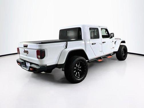 Bright White Clearcoat 2021 Jeep Gladiator Mojave 4x4